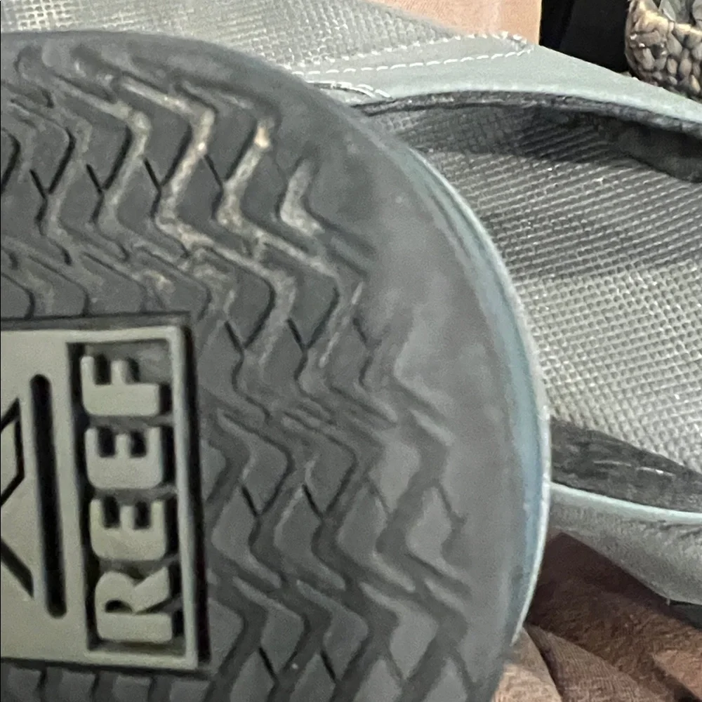 Reef Men's Fanning Flip-Flop Sandals with Bottle Opener